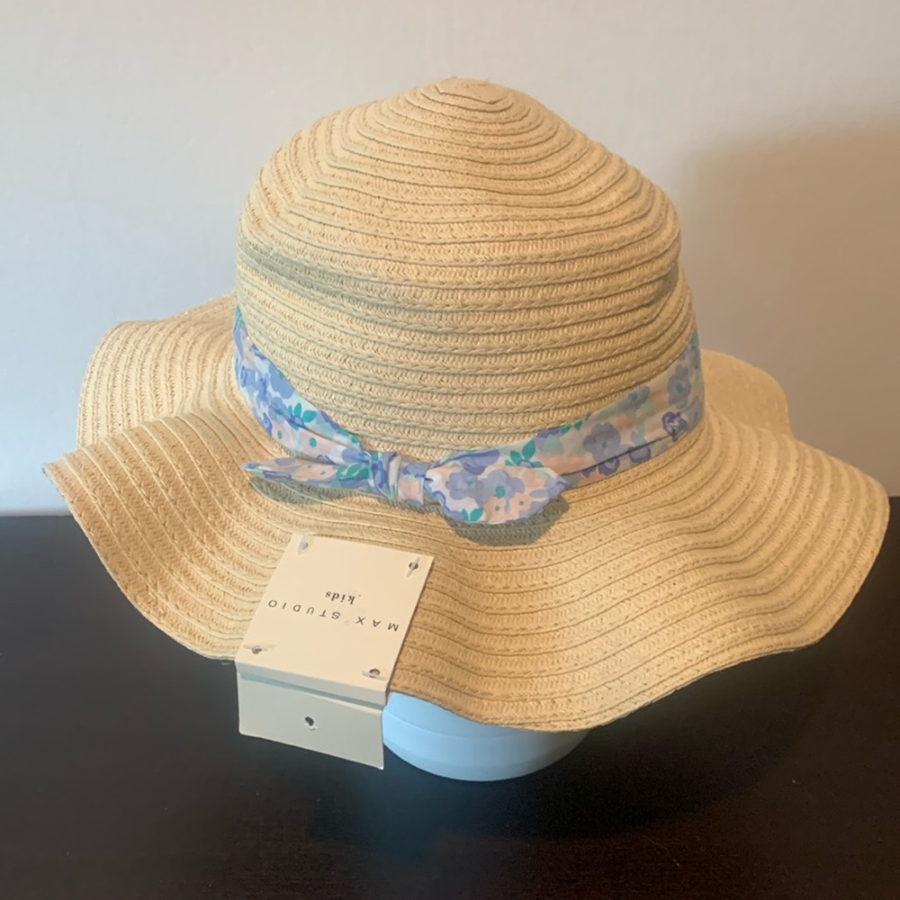 Max Studio Girl Straw Hat with Ribbon.